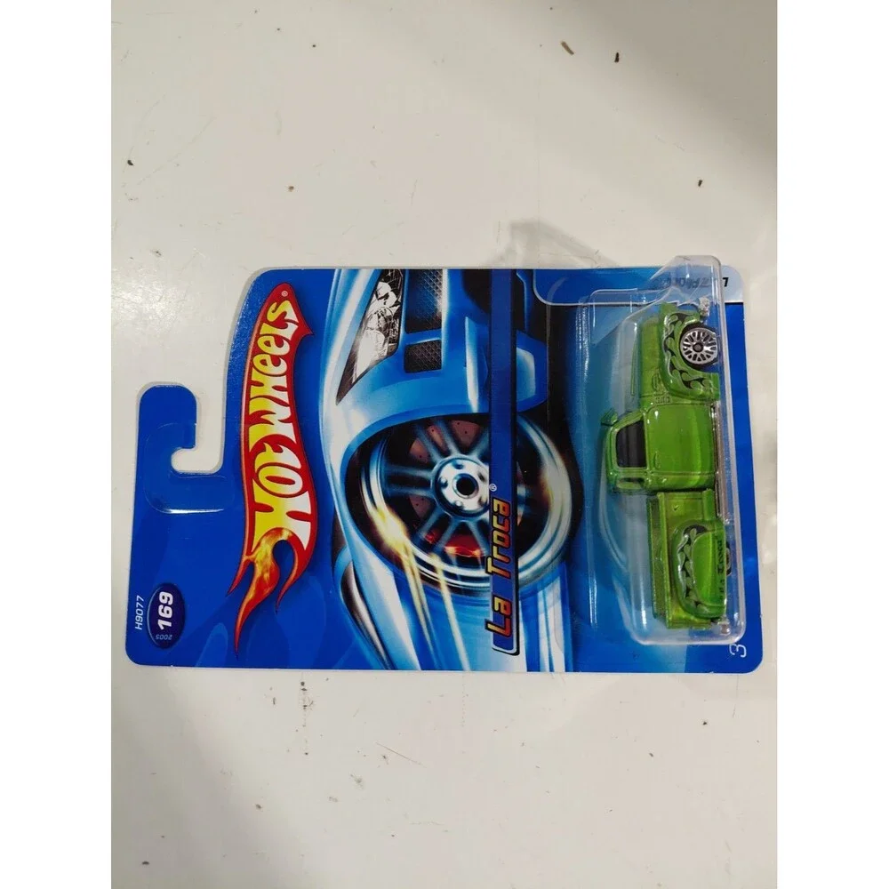 NIP Hot Wheels 2005 1:64 Die Cast La Troca Chevrolet Classic Pickup Truck